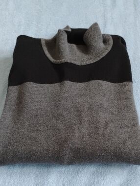 Geoffrey Beene Ladies Sweater